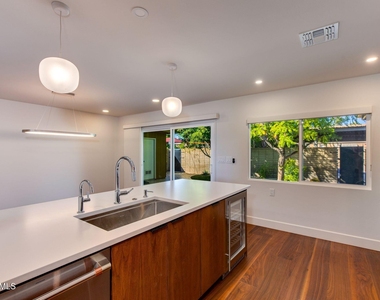 3736 E Montecito Avenue - Photo Thumbnail 8