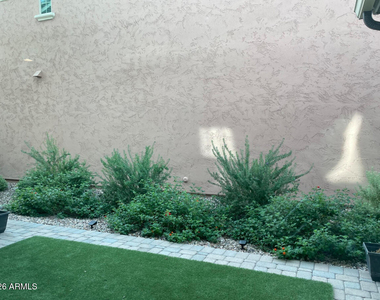 2111 S Agnes Lane - Photo Thumbnail 2