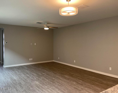 2111 S Agnes Lane - Photo Thumbnail 4