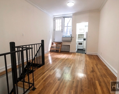 East 81 Street - Photo Thumbnail 1