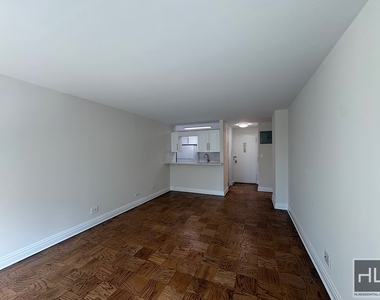 East 71st Street - Photo Thumbnail 1