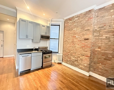 Mott Street - Photo Thumbnail 1