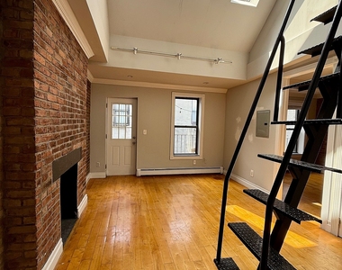 Avenue B - Photo Thumbnail 3