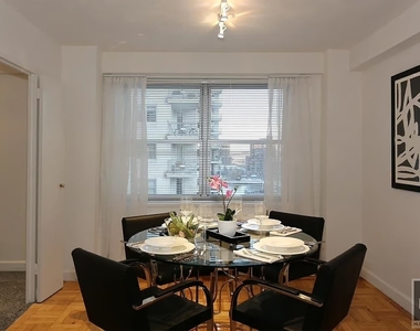 East 77th Street - Photo Thumbnail 1