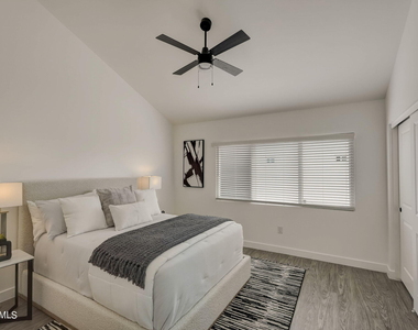 3645 E Earll Drive - Photo Thumbnail 10