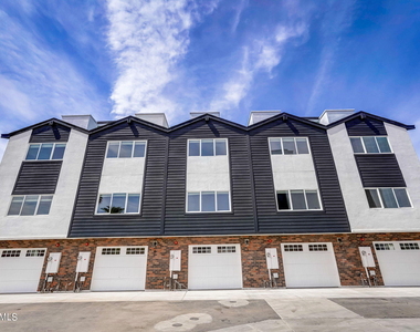 3645 E Earll Drive - Photo Thumbnail 25