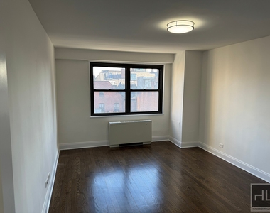 East 16 Avenue - Photo Thumbnail 2
