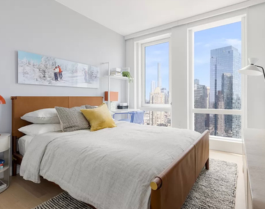 West 38th Street - Photo Thumbnail 1