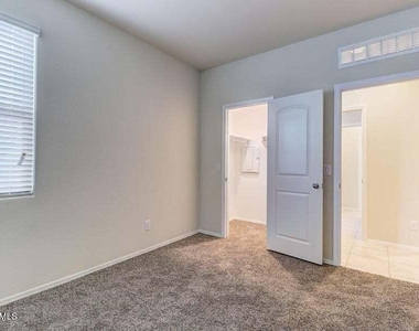 37748 W Bello Lane - Photo Thumbnail 7