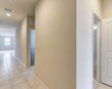 37748 W Bello Lane - Photo Thumbnail 12