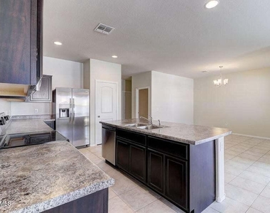 37748 W Bello Lane - Photo Thumbnail 2