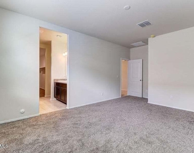 37748 W Bello Lane - Photo Thumbnail 13