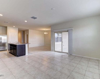 37748 W Bello Lane - Photo Thumbnail 8