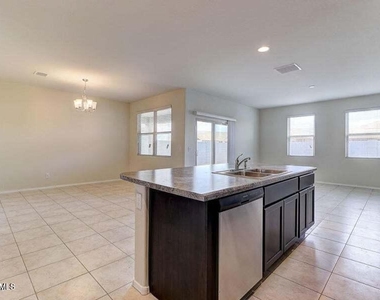 37748 W Bello Lane - Photo Thumbnail 3