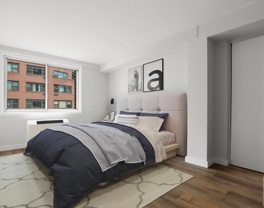 East 51st Street - Photo Thumbnail 1