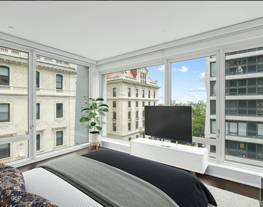 West 113th Street - Photo Thumbnail 6