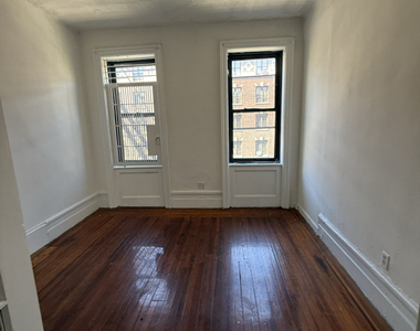 188 Claremont Avenue - Photo Thumbnail 1