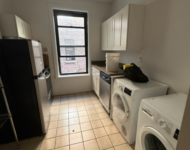 188 Claremont Avenue - Photo Thumbnail 3