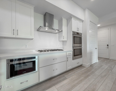5250 E Deer Valley Drive - Photo Thumbnail 5