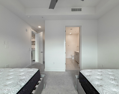 5250 E Deer Valley Drive - Photo Thumbnail 14