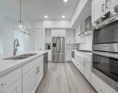 5250 E Deer Valley Drive - Photo Thumbnail 4