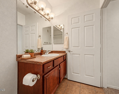 4925 E Desert Cove Avenue - Photo Thumbnail 19