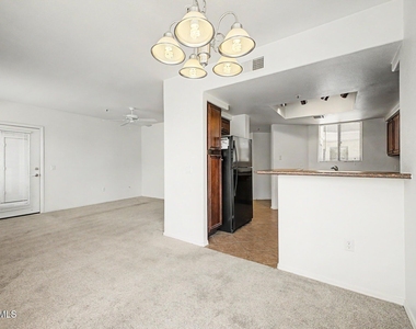 4925 E Desert Cove Avenue - Photo Thumbnail 37