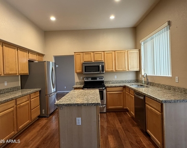 5435 W Buffalo Street - Photo Thumbnail 6