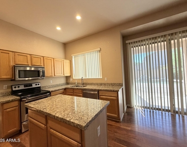 5435 W Buffalo Street - Photo Thumbnail 7