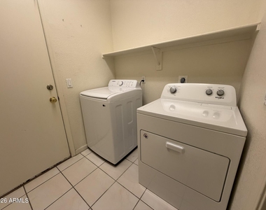 5435 W Buffalo Street - Photo Thumbnail 12