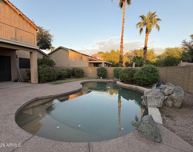 5435 W Buffalo Street - Photo Thumbnail 26