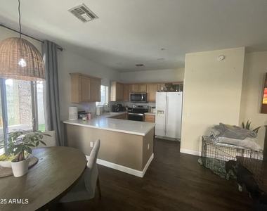 2401 E Rio Salado Parkway - Photo Thumbnail 4
