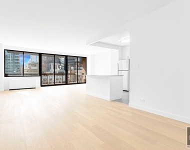 East 58th Street - Photo Thumbnail 1