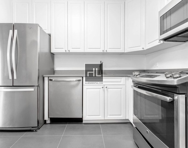 East 58th Street - Photo Thumbnail 2