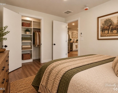 337 S 97th Place - Photo Thumbnail 4