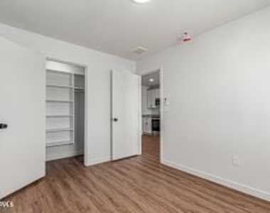 337 S 97th Place - Photo Thumbnail 5
