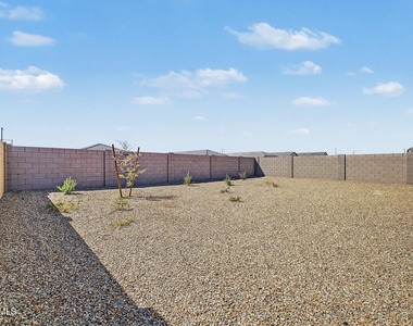 23969 W Yavapai Street - Photo Thumbnail 32