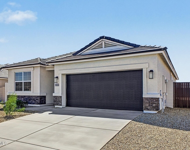23969 W Yavapai Street - Photo Thumbnail 3