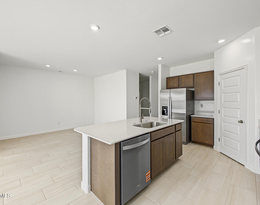 23969 W Yavapai Street - Photo Thumbnail 8