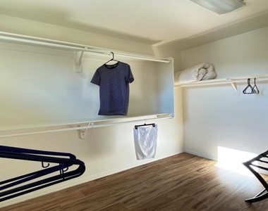 29596 N 68th Drive - Photo Thumbnail 7
