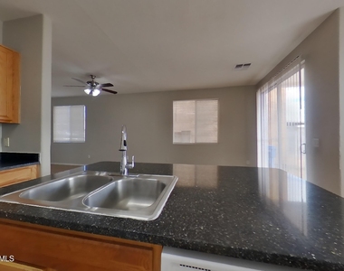 4925 S 15th Place - Photo Thumbnail 4