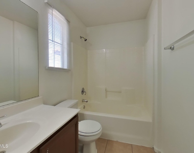 4925 S 15th Place - Photo Thumbnail 12