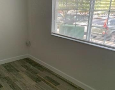 8935 Okeechobee Boulevard - Photo Thumbnail 3