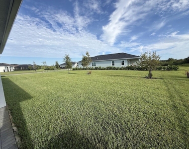 1217 Se Crosswood Way - Photo Thumbnail 23