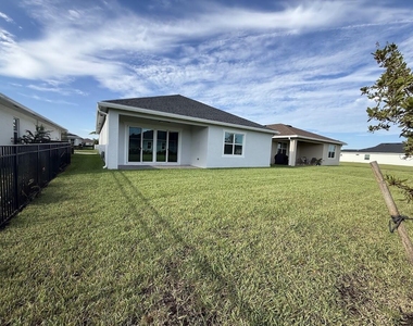 1217 Se Crosswood Way - Photo Thumbnail 24