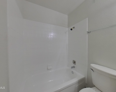 2210 W Mohawk Lane - Photo Thumbnail 12
