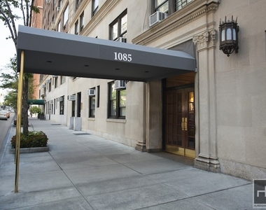 Park Avenue - Photo Thumbnail 16