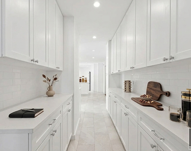 Park Avenue - Photo Thumbnail 7