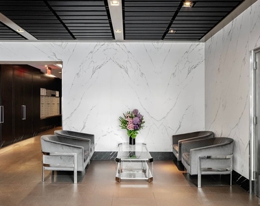 West 37th Street - Photo Thumbnail 17