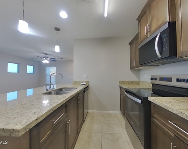 17970 N 114th Lane - Photo Thumbnail 4